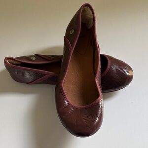 Ugg Antora Burgundy Patent Leather Flat Size 7